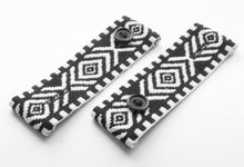 Lade das Bild in den Galerie-Viewer, Ethno-Cuffstripes