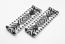 Lade das Bild in den Galerie-Viewer, Ethno-Cuffstripes