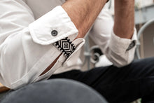 Lade das Bild in den Galerie-Viewer, Ethno-Cuffstripes